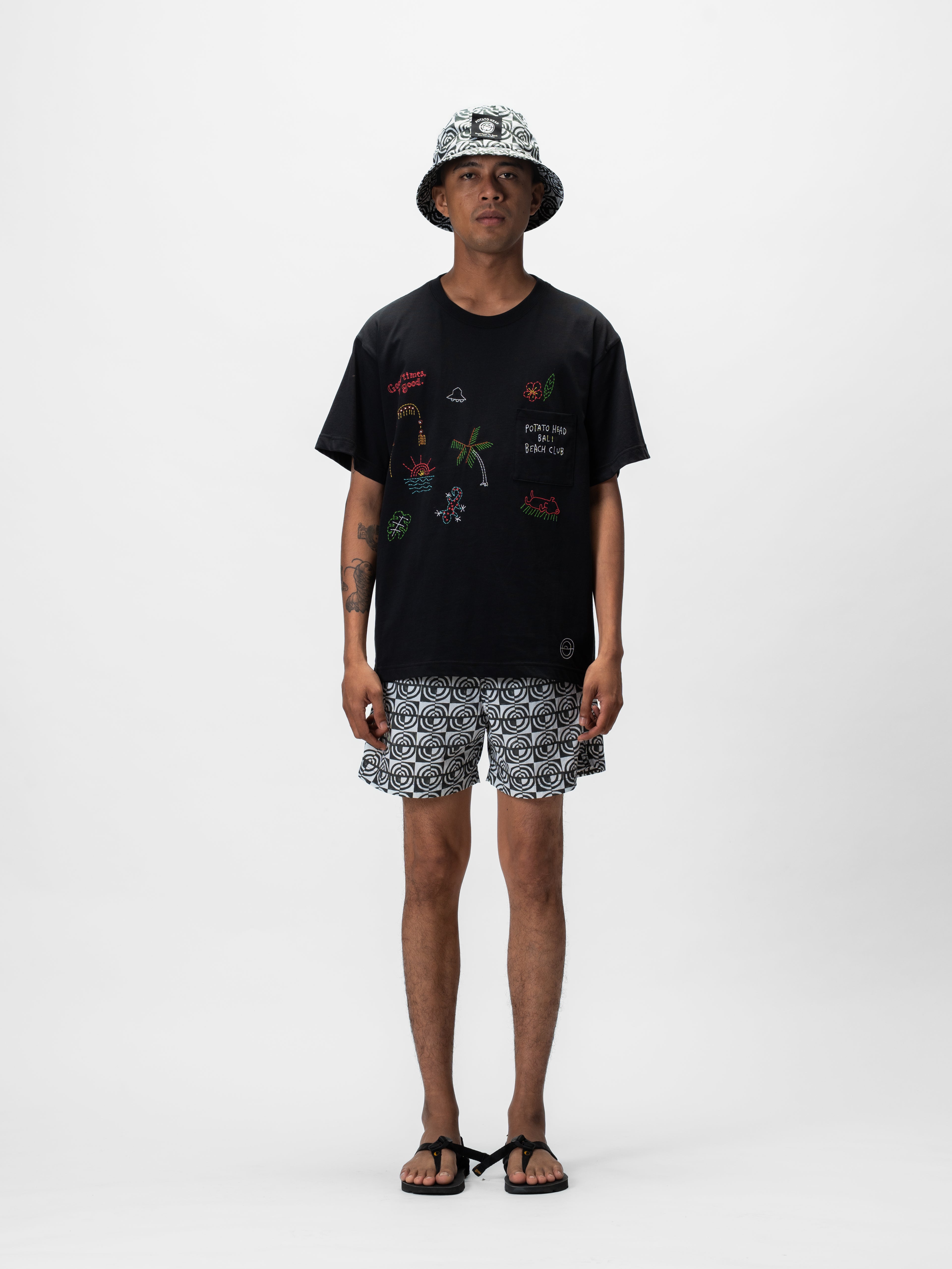 Bali's Embroidery Pocket T-Shirt Black