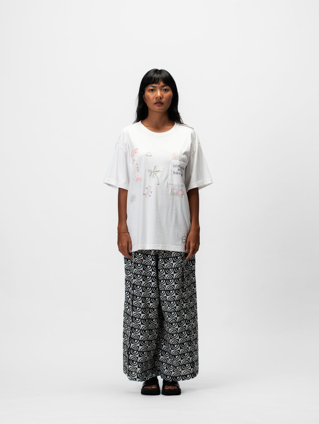Bali's Embroidery Pocket T-Shirt Off White