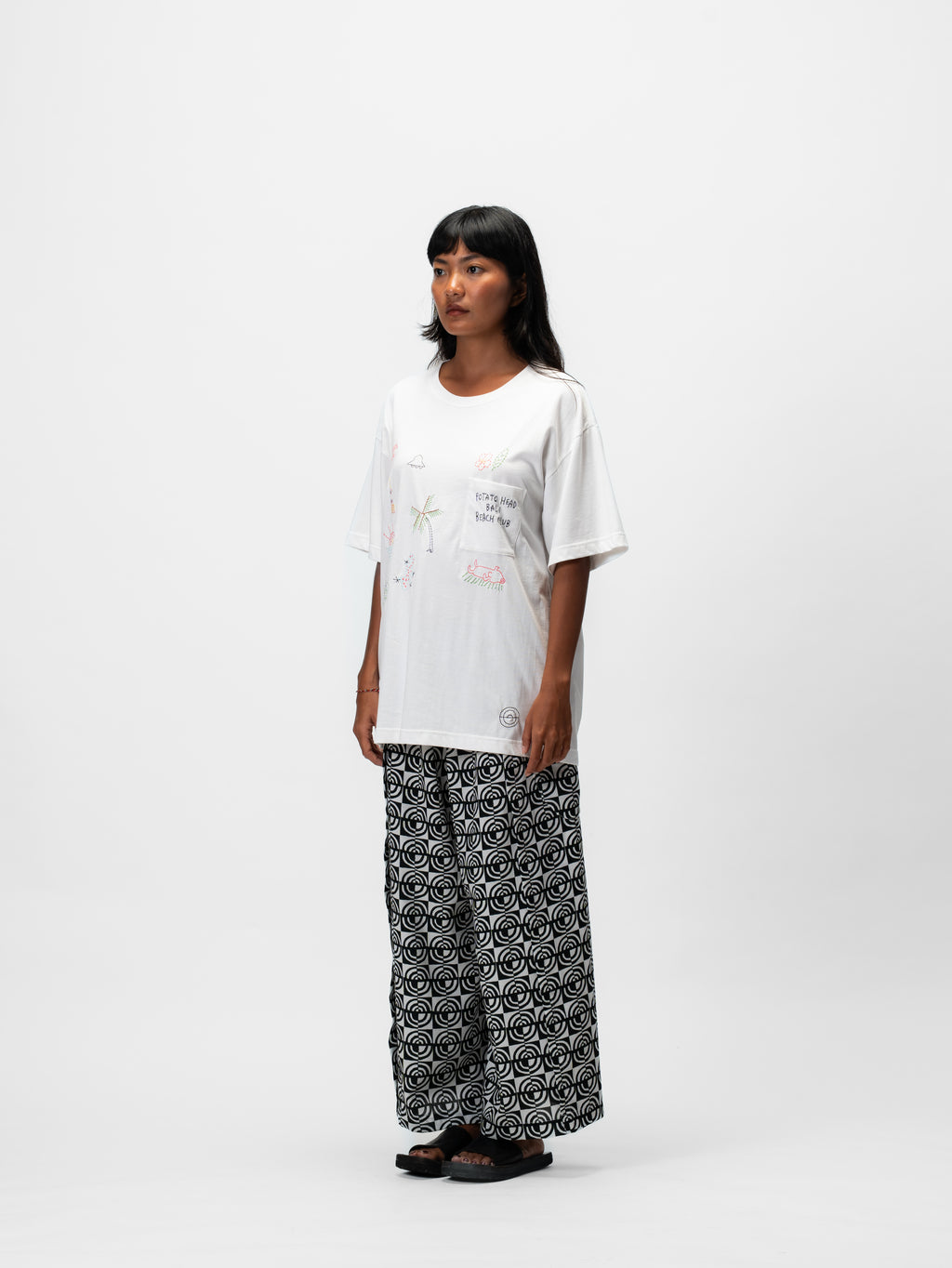 Bali's Embroidery Pocket T-Shirt Off White